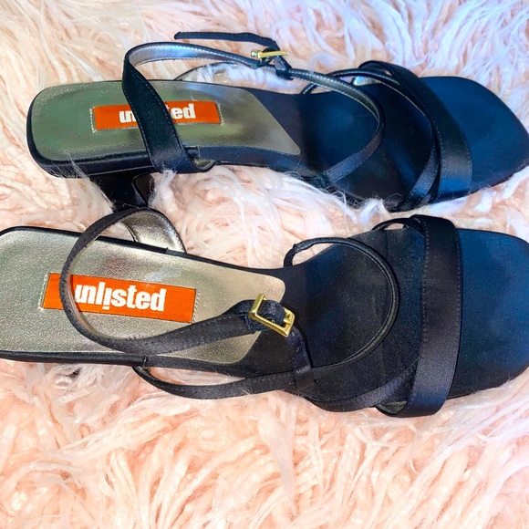 1990s Kenneth Cole Unlisted Women’s Black Strappy Square Kitten Heels Size 9.5 - Picture 2 of 9